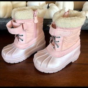 Cat and Jack Toddler Size 6 Snow Boots